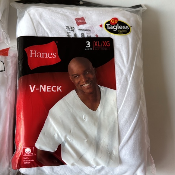 NEW Hanes Men’s Preshrunk Cotton Crew & V-Neck T-Shirts - 12 Shirts - Picture 2 of 6